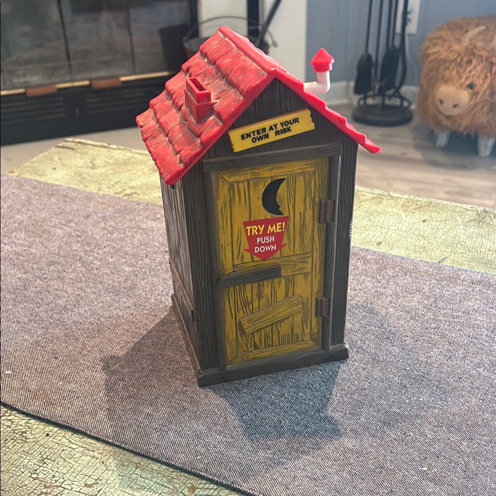 VINTAGE FUNRISE OUTHOUSE TALKING COIN BANK 1996 SOUNDS Real Voice